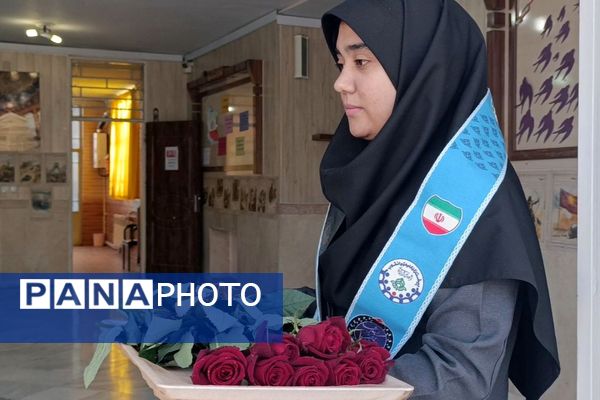 جشن یاوران انقلاب در دبیرستان محبی نیشابور 