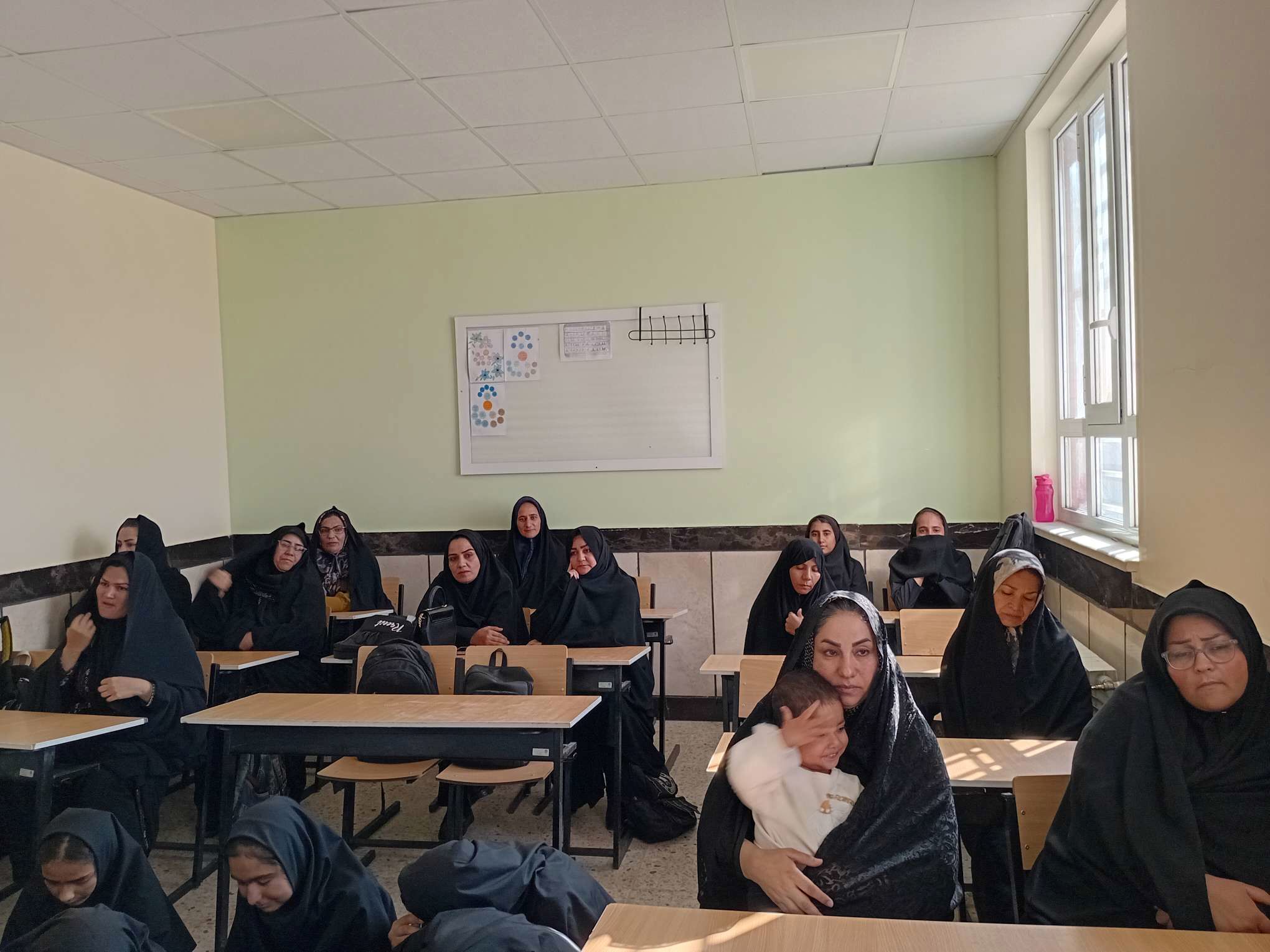 جلسه هدایت تحصیلی پایه نهم در مدرسه مادرمهربان خلیل آباد