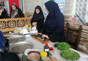 برگزاری کارگاه طبخ آبزیان با حضور صندوق‌های خرد زنان در شهر دیباج
