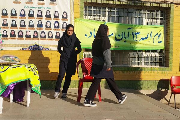 گرامیداشت روز دانش آموز در دبیرستان شهید محمد تقی دستغیب