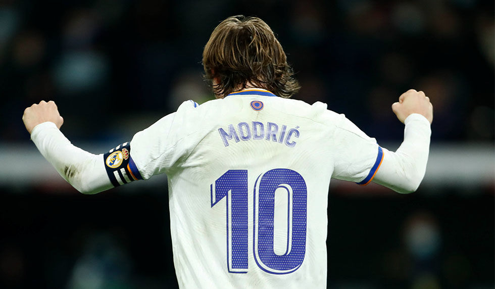 پیراهن افسانه‌ای رئال در گنجه بایگانی کهکشانی‌ها