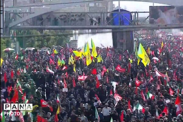 اشک‌ها و بغض‌های میلیونی در مسیر تشییع پیکر مطهر رهبر شهید