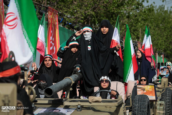 رزمایش بزرگ «دختران جان‌فدای ایران» - 3