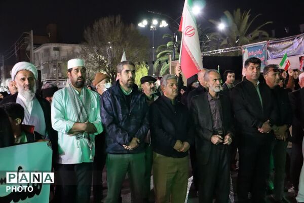 تجمع مردم انقلابی بندرترکمن در میدان مختومقلی