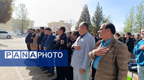 جشن انقلاب در مدرسه نخبگان عشایر 