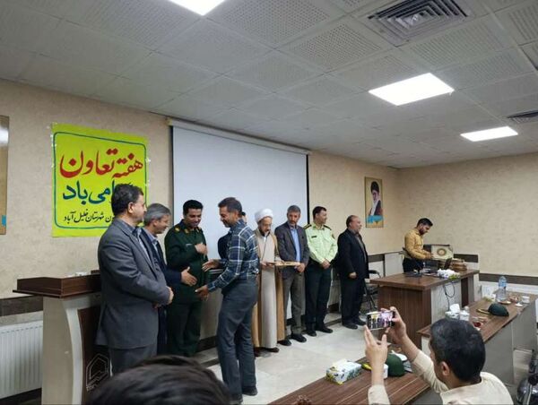 تجلیل از ۲۱ شرکت تعاونی فعال شهرستان خلیل‌آباد به مناسبت هفته تعاون