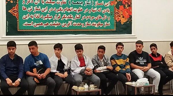دیدار فرماندهان بسیج دانش آموزی مدارس کاشمر با امام‌ جمعه شهرستان