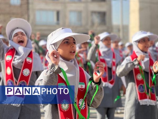 برنامه نمادین استانی و مانور تشکیلاتی یاوران انقلاب در خراسان رضوی