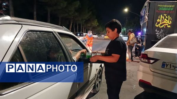 خدمات‌رسانی موکب‌های یاسوج به عزاداران حسینی در معابر و مساجد شهر