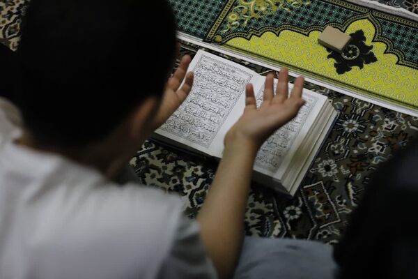 همراهی مسئولین با دانش‌آموزان معتکف شهر مهستان