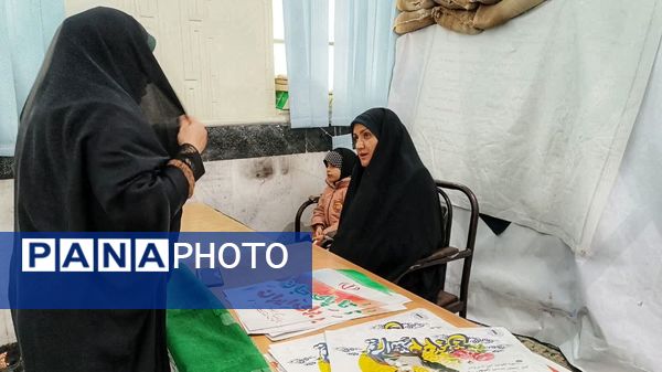 برپایی میز خدمت و نمایشگاه نقاشی در جشن 22 بهمن مارگون