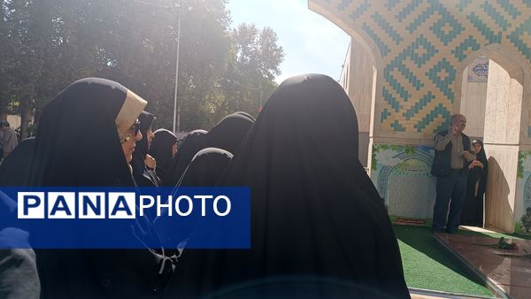 حضور دانش آموزان دبیرستان سردار شهید قاسم سلیمانی ناحیه ۴ کرج در نماز جمعه