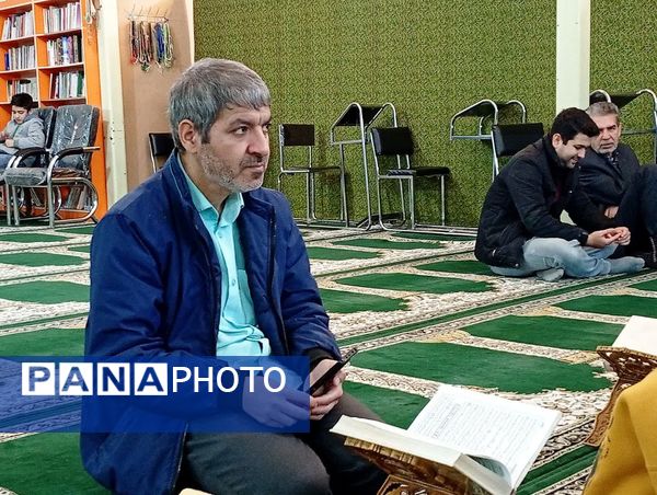 محفل انس با قرآن به مناسبت دهه فجر در کاشمر 