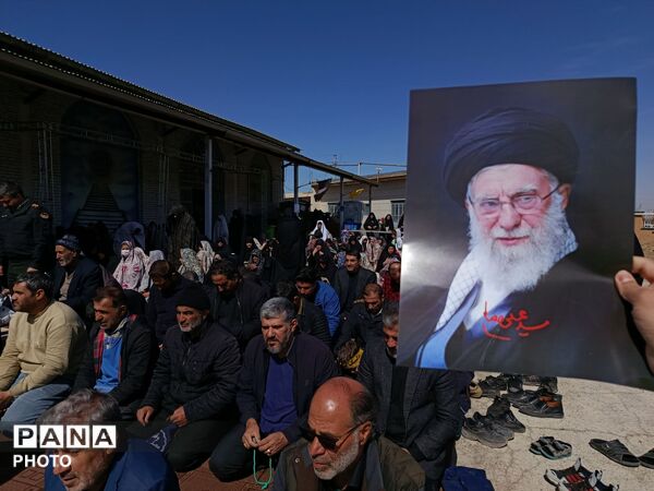 تجمع مردم برای اتحاد در مصلی بهار