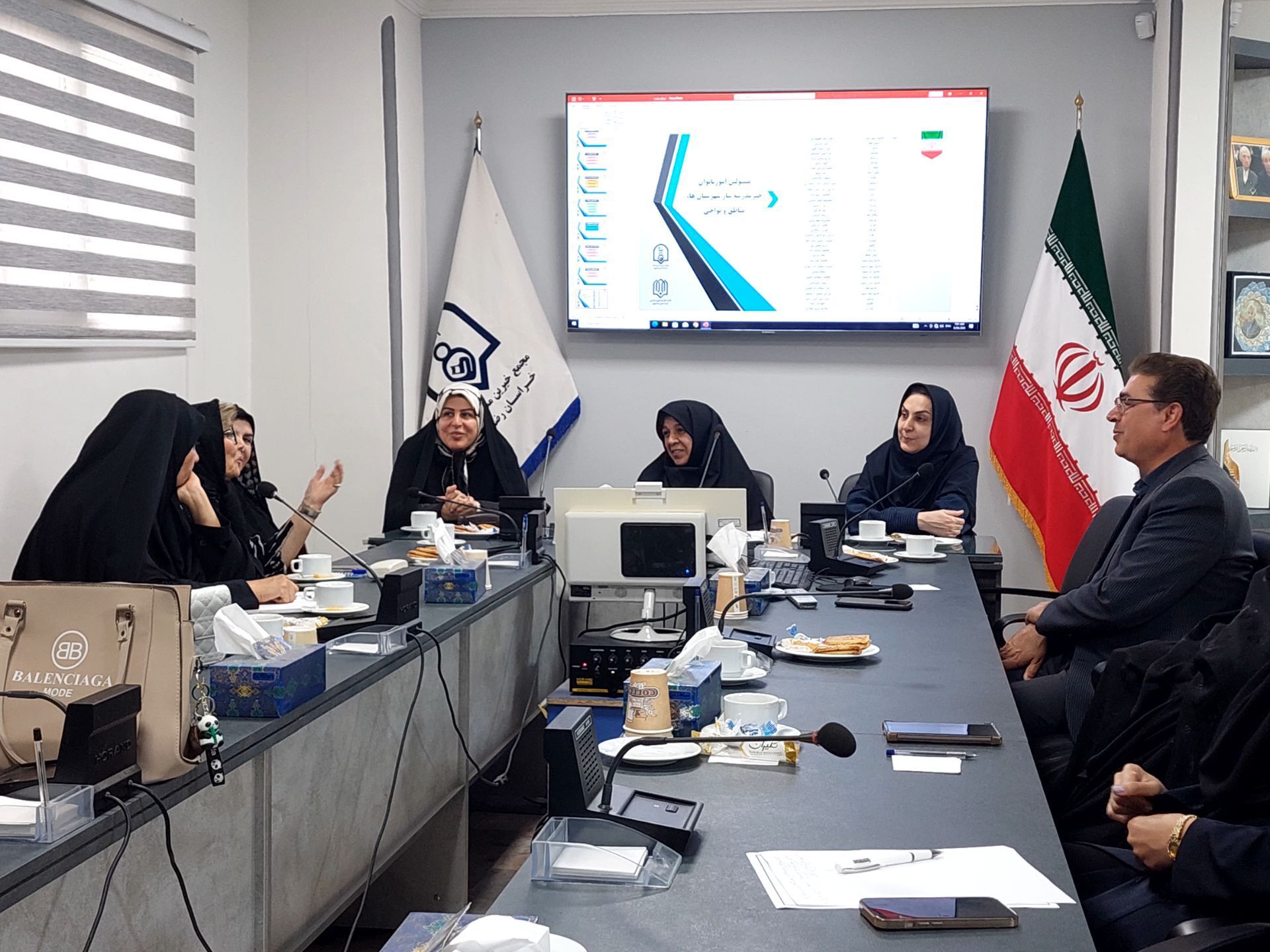  دومین جلسه شورای بانوان خیر مدرسه‌ساز خراسان رضوی