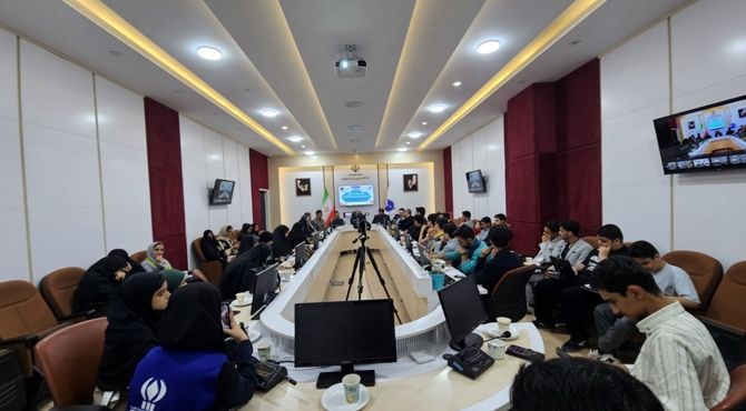 نشست صمیمی اعضای سازمان دانش آموزی گلستان با قائم مقام وزیر 