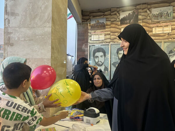 برپایی شادواره خانوادگی به‌مناسبت هفته دفاع مقدس در قم