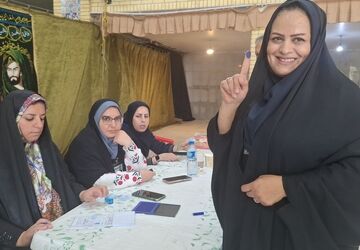 حضور گسترده مردم شیراز پای صندوق‌های رای