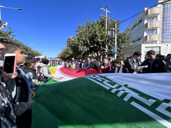 راهپیمایی ۱۳ آبان مدرسه شهید رجایی یک بجنورد