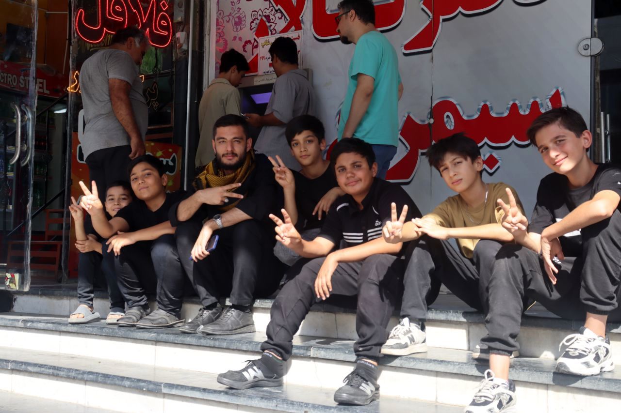 خادمی عاشقانه