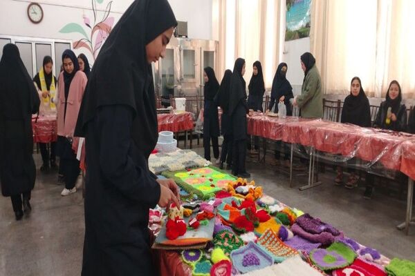 برپایی نمایشگاه و بازارچه کارو فناوری در دبیرستان شهید مجید دهنوی نیشابور