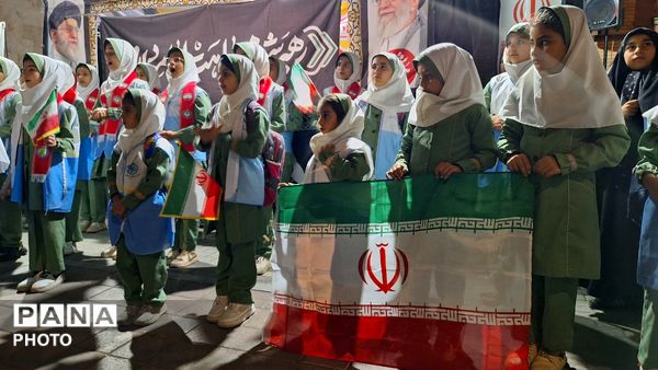 سفیران سلامت ناحیه شش در میدان دانشجو گرد هم آمدند