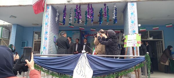 جشن نیکوکاری در دبستان اخوان گنجی