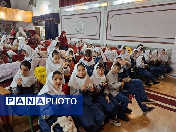 جشن یلدا ۱۴۰۴ در مدرسه ۱۷ شهریور شهرستان بجنورد 