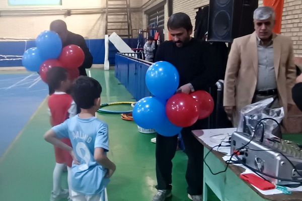 مسابقه ورزشی «روز پدر و پسری» طرح شهید خرازی در دبستان پسرانه علامه طباطبایی پیشوا