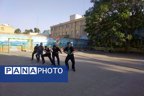 اعزام دانش‌آموز فرماندهان واحدهای مقاومت بسیج مدارس متوسطه دوم قرچک به دوره یاوران ولایت در شهر مشهد