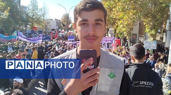 حضور پرشور دانش‌آموز خبرنگاران پانا کاشمر در راهپیمایی ۱۳ آبان