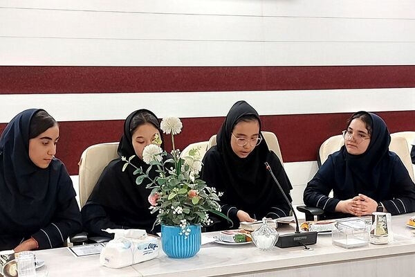 همایش بزرگداشت حافظ شیرازی در اداره آموزش و پرورش کهریزک