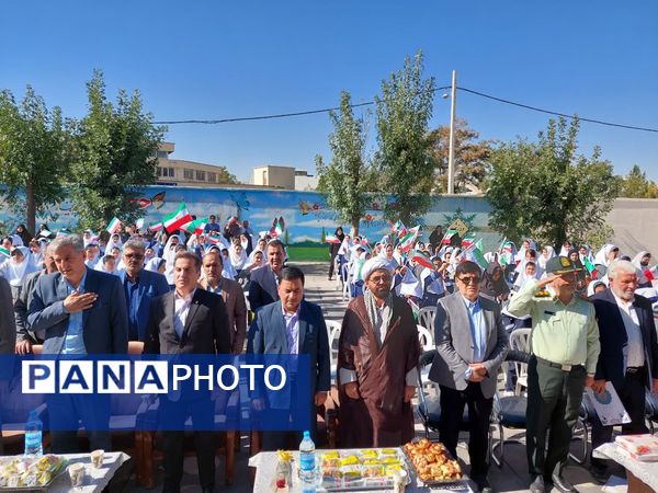 نواختن زنگ مهر در مدارس شهرستان خرم‌دره 