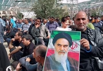 امام خمینی (ره) مردی بود که تاریخ را دگرگون کرد