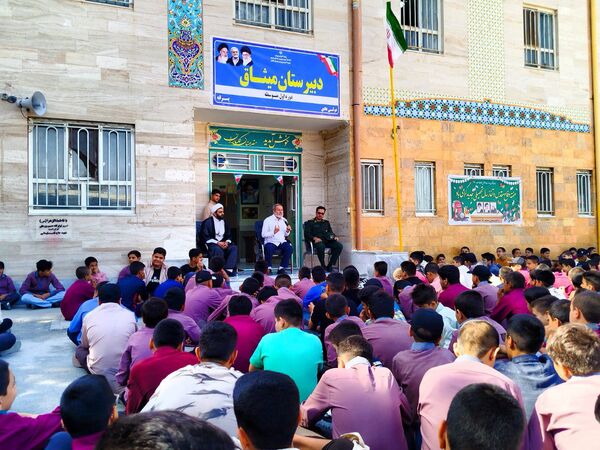 روایتی از دفاع مقدس در دل دبیرستان میثاق کاشمر