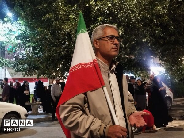 تجمعات شبانه مردم نیشابور در حسینیه امام خمینی(ره) ادامه دارد