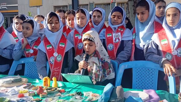 حضور پرشور نسل دهه‌هشتادی و نودی در راهپیمایی ۱۳ آبان