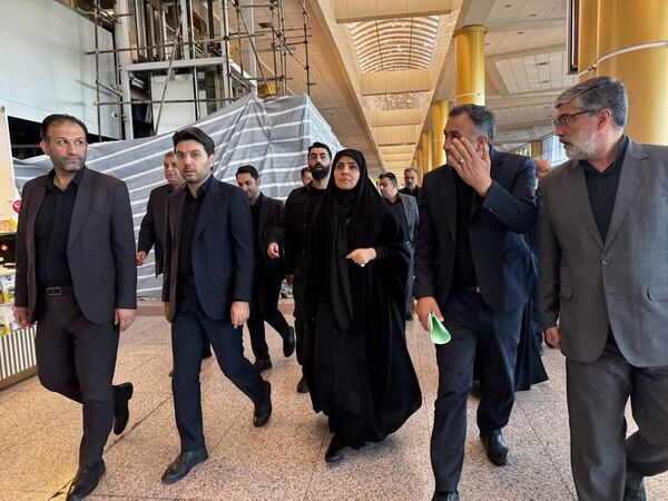 بازدید وزیر راه و شهرسازی از روند خدمات‌رسانی زائران در ایام پایانی دهه صفر