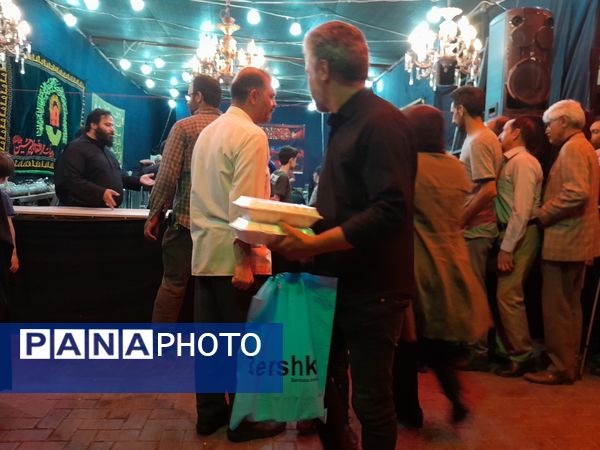 خدمت‌رسانی به زائران دهه آخر ماه صفر در ایستگاه‌های صلواتی موکب‌های مشهد