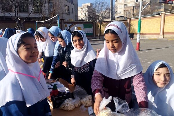 حضور پرشور دانش آموزان ناحیه دو شهرری در برنامه‌های متنوع دهه فجر و جشن انقلاب