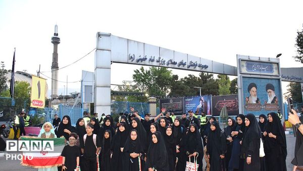همگام با ملت ایران؛ حضور کانون پرورش فکری لرستان در آیین وداع و تشییع رهبر شهید