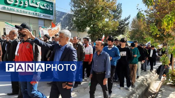 گرامیداشت یوم‌الله ۱۳ آبان در شهر سی‌سخت با حضور پرشور مردم 