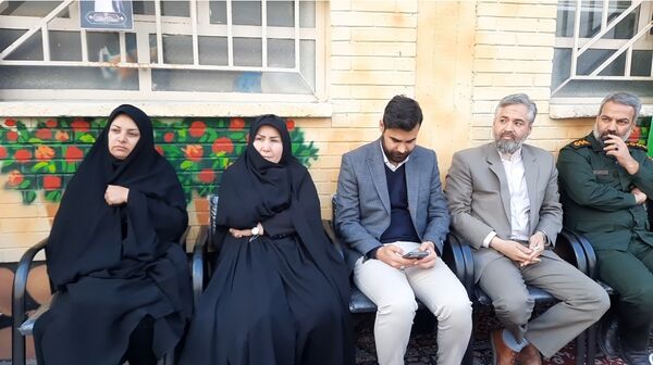 وداع دانش‌آموزان دبیرستان فرهنگیان ناحیه ۷ با شهید گمنام 