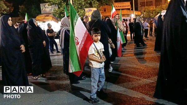 خیابان‌های نظرآباد زیر پرچم همبستگی مردم 