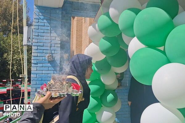 نگاهی به جشن پرشور جوانه‌ها در مدرسه بشارت