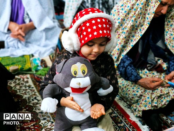 اقامه نمازجمعه با حضور فرهنگیان و دانش‌آموزان در گلوگاه