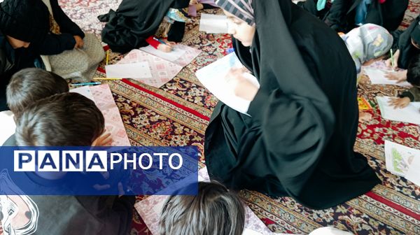 برپایی غرفه کودک در حاشیه نماز جمعه کاشمر