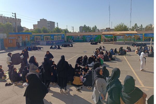 برگزاری صبحانه سالم به‌مناسبت هفته تربیت بدنی در دبیرستان الغدیر شهر قیامدشت ناحیه یک ری