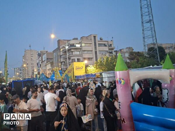 تهران غرق در نور و شادی در «مهمانی ۱۰ کیلومتری»؛ تجلی بیعت پایتخت‌نشینان با ولایت