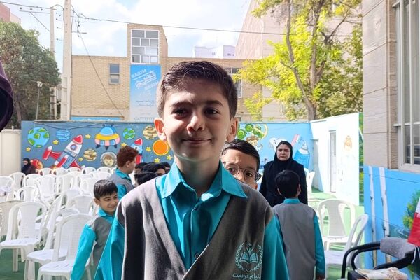 آغاز سال تحصیلی دانش‌آموزان دبستان «دنیای تربیت» 